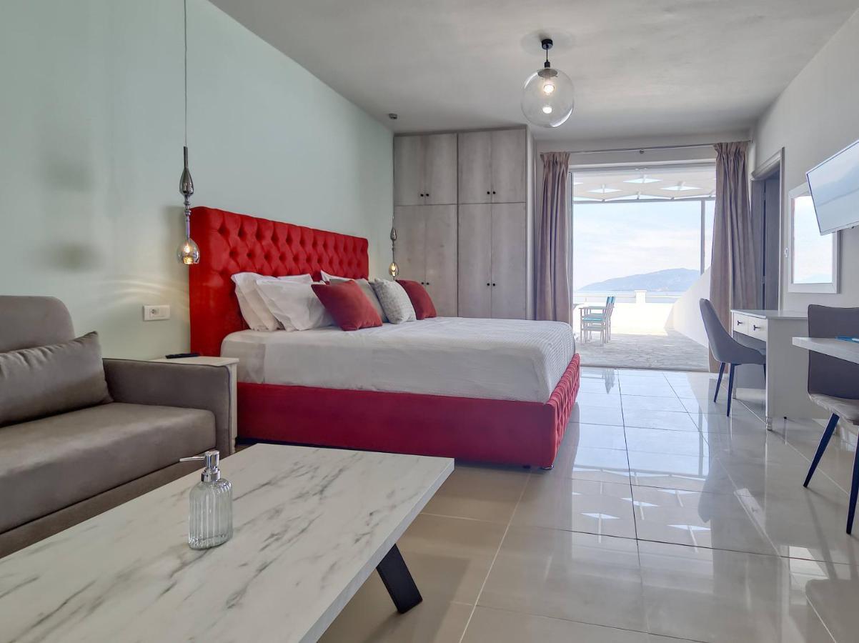 Epipleon Luxury Suites -102- Δωμάτιο 45Τμ Με Βεράντα 35Τμ Μπροστά Στη Θάλασσα Навпакт Екстер'єр фото