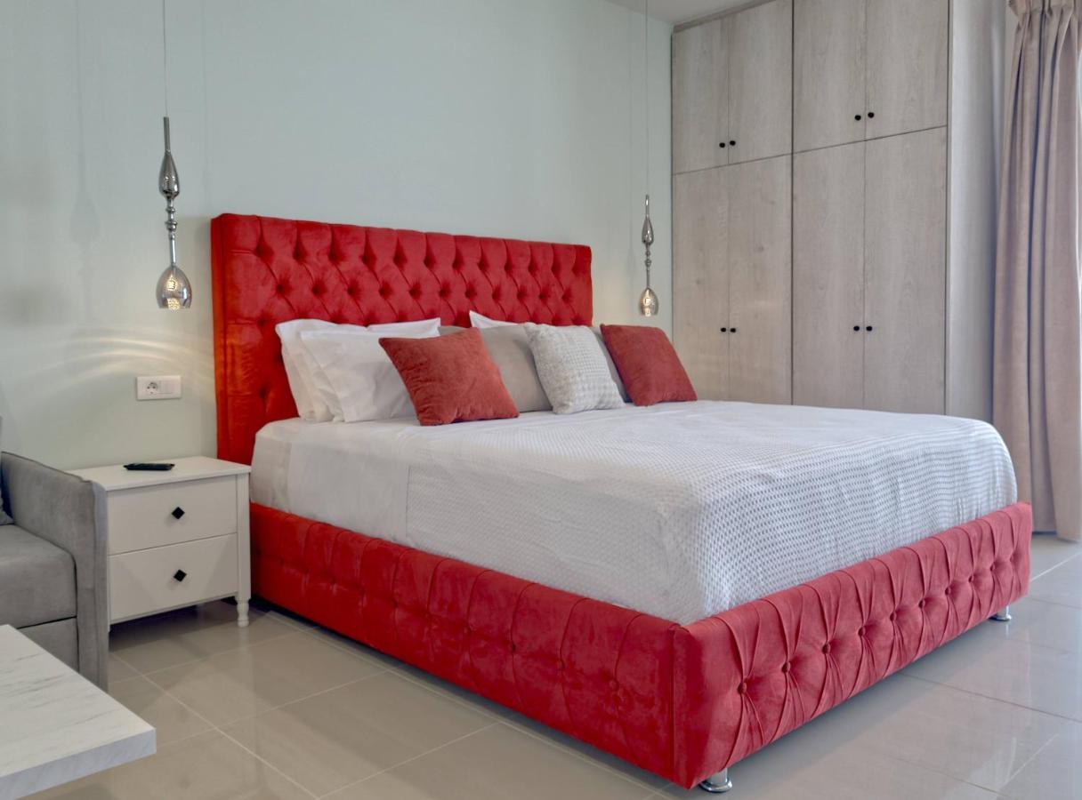 Epipleon Luxury Suites -102- Δωμάτιο 45Τμ Με Βεράντα 35Τμ Μπροστά Στη Θάλασσα Навпакт Екстер'єр фото
