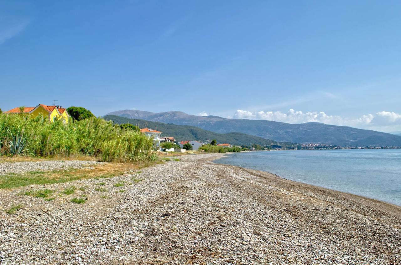 Epipleon Luxury Suites -102- Δωμάτιο 45Τμ Με Βεράντα 35Τμ Μπροστά Στη Θάλασσα Навпакт Екстер'єр фото