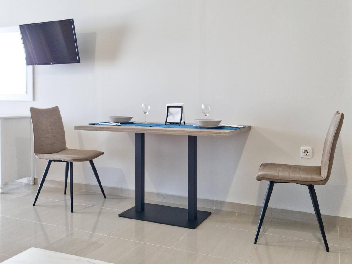 Epipleon Luxury Suites -102- Δωμάτιο 45Τμ Με Βεράντα 35Τμ Μπροστά Στη Θάλασσα Навпакт Екстер'єр фото